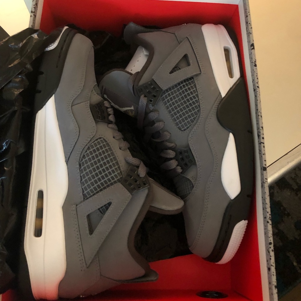 Jordan 4